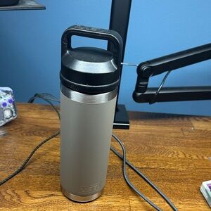 Yeti Rambler bottle 18oz